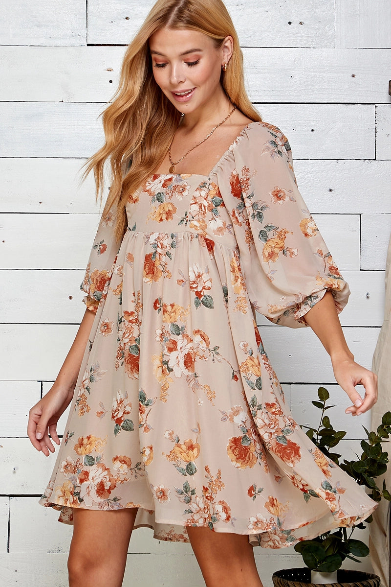 Oatmeal Floral Chiffon Babydoll Dress is a charming and romantic piece perfect for daytime outings or special gatherings. Made from lightweight sheer chiffon fabric with a vintage floral print, this dress features a square neckline with elasticized shoulders.