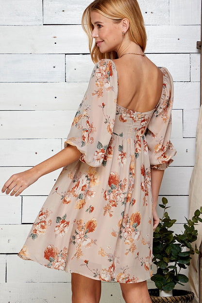 Oatmeal Floral Chiffon Babydoll Dress is a charming and romantic piece perfect for daytime outings or special gatherings. Made from lightweight sheer chiffon fabric with a vintage floral print, this dress features a square neckline with elasticized shoulders.