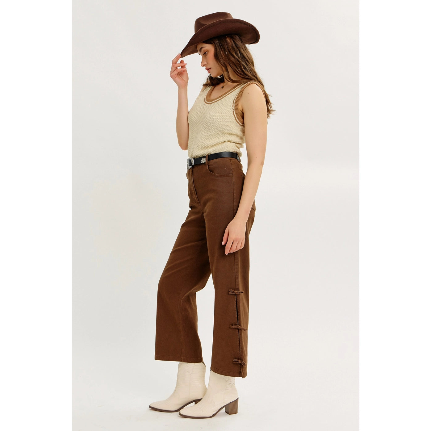 Brown Gold Side Bow Detail Pants are a perfect mix of casual comfort and stylish design. 